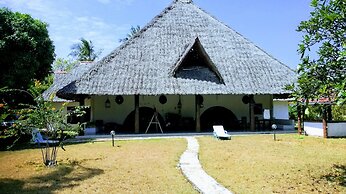 Travellers Paradise Diani - Hostel