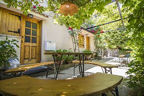Kyveli Cottage
