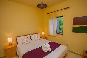 Persephone Cottage - Enhance Your Senses