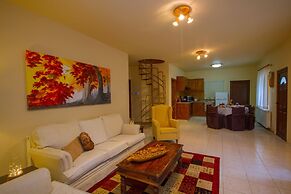Persephone Cottage - Enhance Your Senses