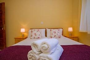 Persephone Cottage - Enhance Your Senses