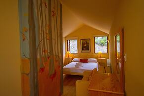 Persephone Cottage - Enhance Your Senses