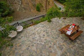 Persephone Cottage - Enhance Your Senses
