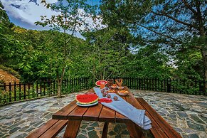 Persephone Cottage - Enhance Your Senses