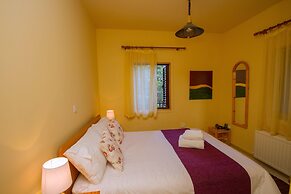Persephone Cottage - Enhance Your Senses