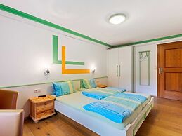 Spacious Apartment in Saalbach-hinterglemm near Ski Area