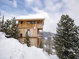 Lovely Chalet in Turracherhöhe with Sauna & Indoor Hot Tub