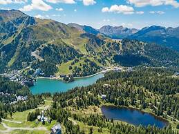 Lovely Chalet in Turracherhöhe with Sauna & Indoor Hot Tub