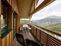 Lovely Chalet in Turracherhöhe with Sauna & Indoor Hot Tub