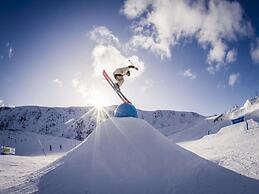 Lovely Chalet in Turracherhöhe with Sauna & Indoor Hot Tub