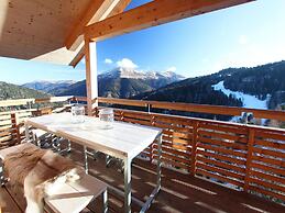 Lovely Chalet in Turracherhöhe with Sauna & Indoor Hot Tub