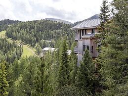 Lovely Chalet in Turracherhöhe with Sauna & Indoor Hot Tub