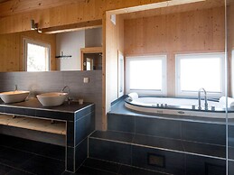 Lovely Chalet in Turracherhöhe with Sauna & Indoor Hot Tub