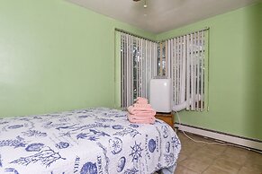 Charming Waterfront 3 Bedroom Cabin by RedAwning