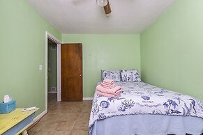 Charming Waterfront 3 Bedroom Cabin by RedAwning