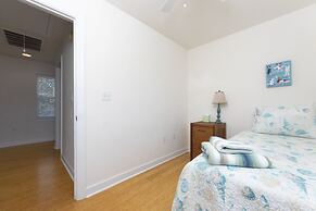 Harbor Delight On The Bay - Private Sandy Beach! 4 Bedroom Home by Red