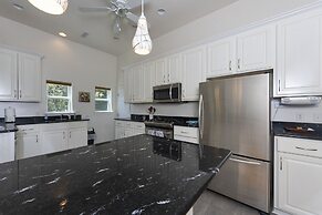 Harbor Delight On The Bay - Private Sandy Beach! 4 Bedroom Home by Red