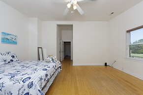 Harbor Delight On The Bay - Private Sandy Beach! 4 Bedroom Home by Red