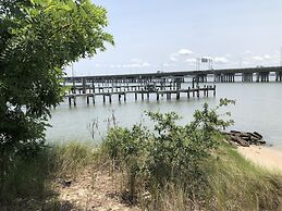 Harbor Delight On The Bay - Private Sandy Beach! 4 Bedroom Home by Red