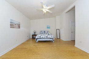 Harbor Delight On The Bay - Private Sandy Beach! 4 Bedroom Home by Red