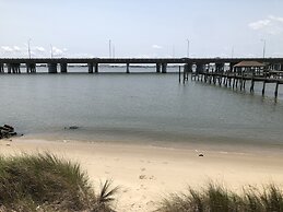 Harbor Delight On The Bay - Private Sandy Beach! 4 Bedroom Home by Red