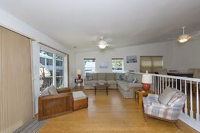 Harbor Delight On The Bay - Private Sandy Beach! 4 Bedroom Home by Red