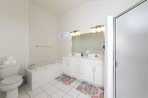 Harbor Delight On The Bay - Private Sandy Beach! 4 Bedroom Home by Red