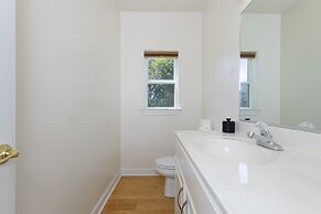 Harbor Delight On The Bay - Private Sandy Beach! 4 Bedroom Home by Red