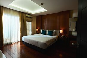 42 Grand Residence