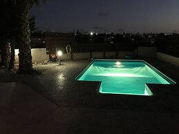 3 Bed Villa 10 Minutes Drive From Beautiful Beach