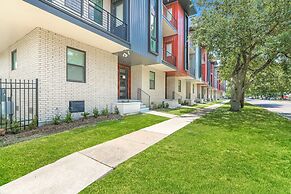 Magnificent 4 Bedroom Townhouse near Lafitte Greenway
