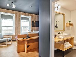 Raven Inn Whitehorse