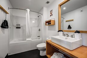 Raven Inn Whitehorse
