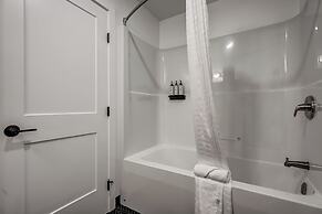 Raven Inn Whitehorse