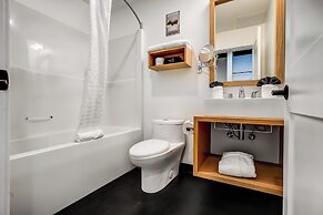 Raven Inn Whitehorse