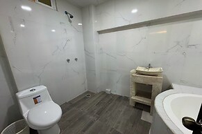 OYO Hotel Familiar Tollan