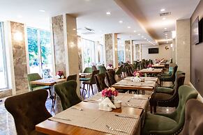 Khazar Palace Hotel & Restaurant