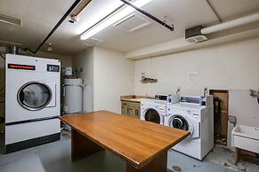 56SLL - Fireplace - Inexpensive - Kitchenette - Sleeps 4