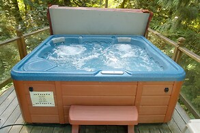 07MF - Lake Front - Hot Tub - BBQ - Sleeps 8