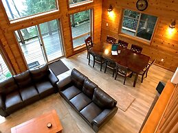 07MF - Lake Front - Hot Tub - BBQ - Sleeps 8