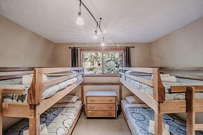 41SW - Sauna - WiFi - Fireplace - Sleeps 8