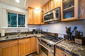 01SL-Hot Tub-Pets OK-BBQ-WIFI - Sleeps 8