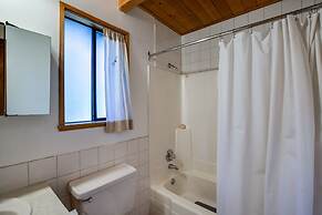 53MBR - Hot Tub - Wi-Fi - Sleeps 6