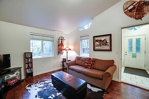 16GS - Hot Tub - BBQ - Pets Ok - Sleeps 2