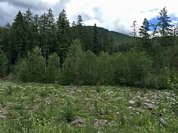 16GS - Hot Tub - BBQ - Pets Ok - Sleeps 2