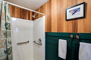 44MBR - Hot Tub- Pets Ok - WiFi - BBQ - Sleeps 6