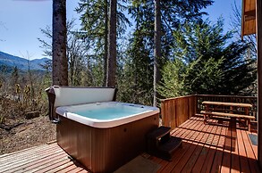 44MBR - Hot Tub- Pets Ok - WiFi - BBQ - Sleeps 6
