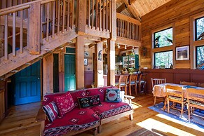 44MBR - Hot Tub- Pets Ok - WiFi - BBQ - Sleeps 6