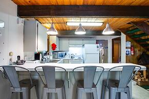 98SL - Hot Tub - BBQ - Pets Ok - WiFi - Sleeps 6