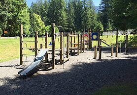 98SL - Hot Tub - BBQ - Pets Ok - WiFi - Sleeps 6